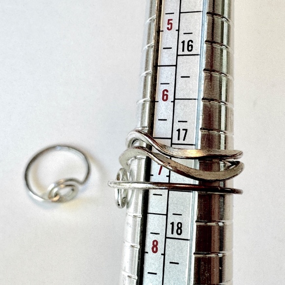 Set of 3 Rings size 6, 7, stackable silvertone - Picture 7 of 8